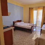 Luiza & Bushati بيت ضيافة