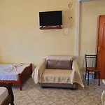 بيت ضيافة Luiza & Bushati *