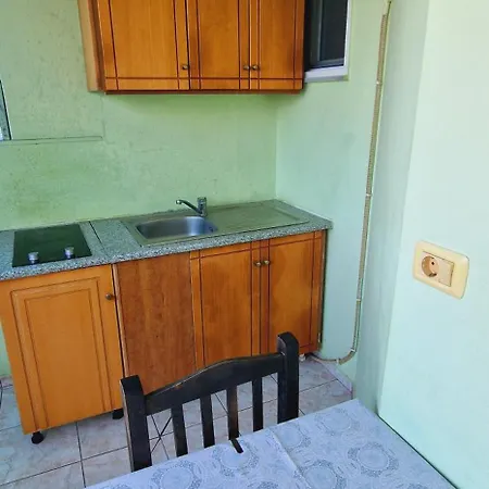 Luiza & Bushati Guest house Ksamil